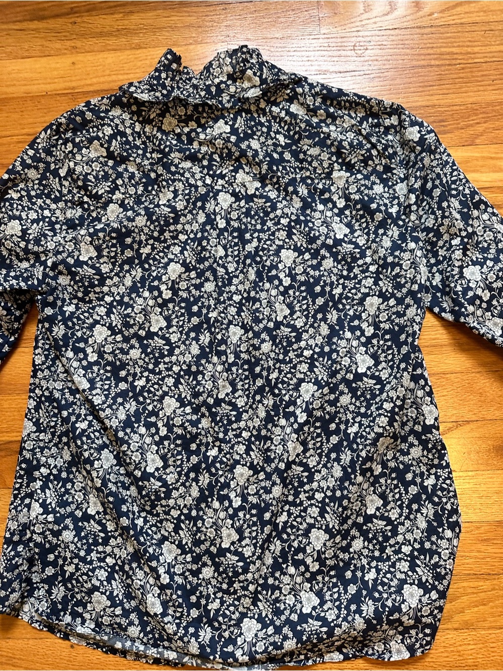 Liberty x J Crew Navy and White Floral Ruffled Collar Shirt - Picture 5 of 8